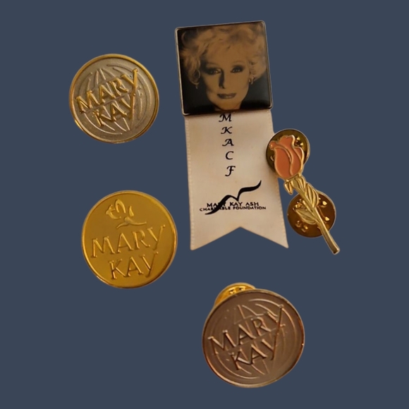 Vtg Mary Kay Cosmetics Gold Silver and Pink Rose Consultant Lapel Pin Set - Picture 1 of 6